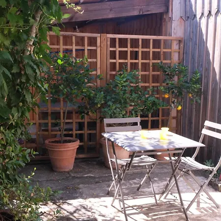 Beau Calme, Independant Avec Terrasse 佩萨克